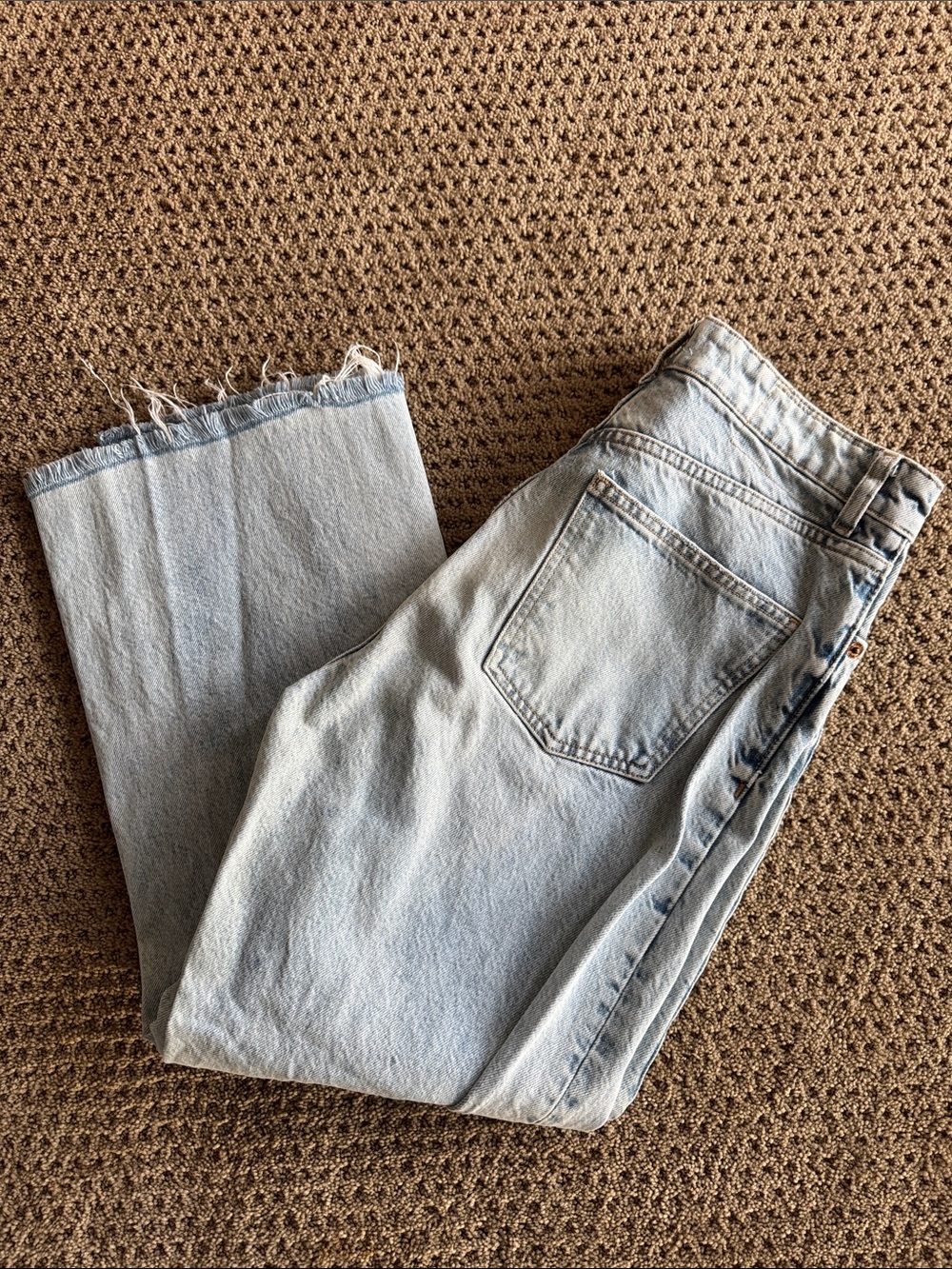 Light Wash Straight Leg Jeans with Raw Hem